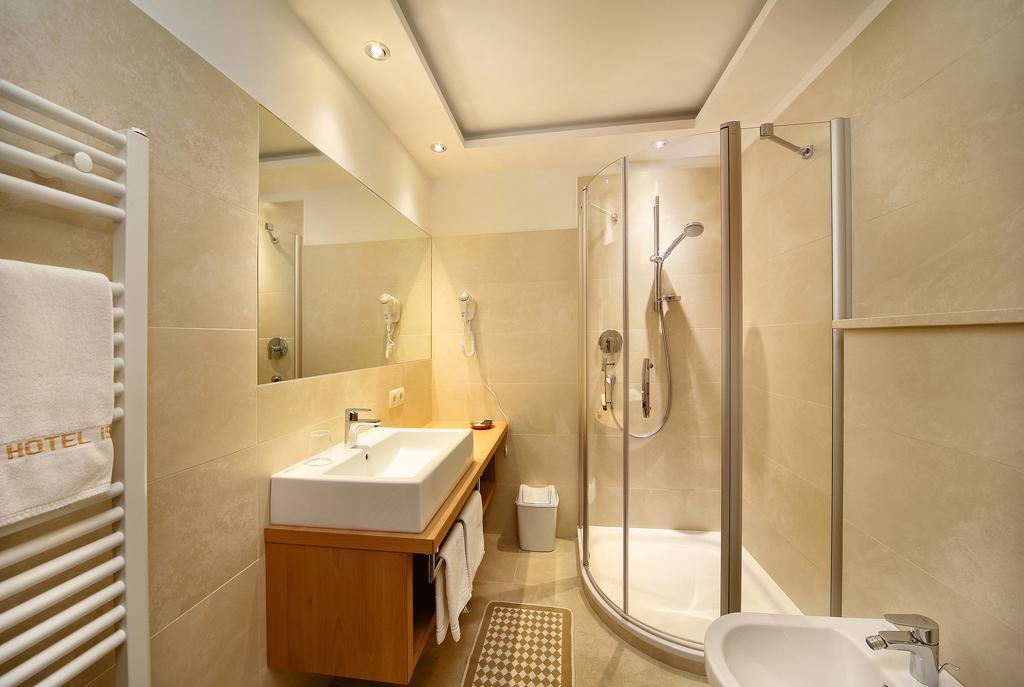 Hotel Isabella Meran Kamer foto