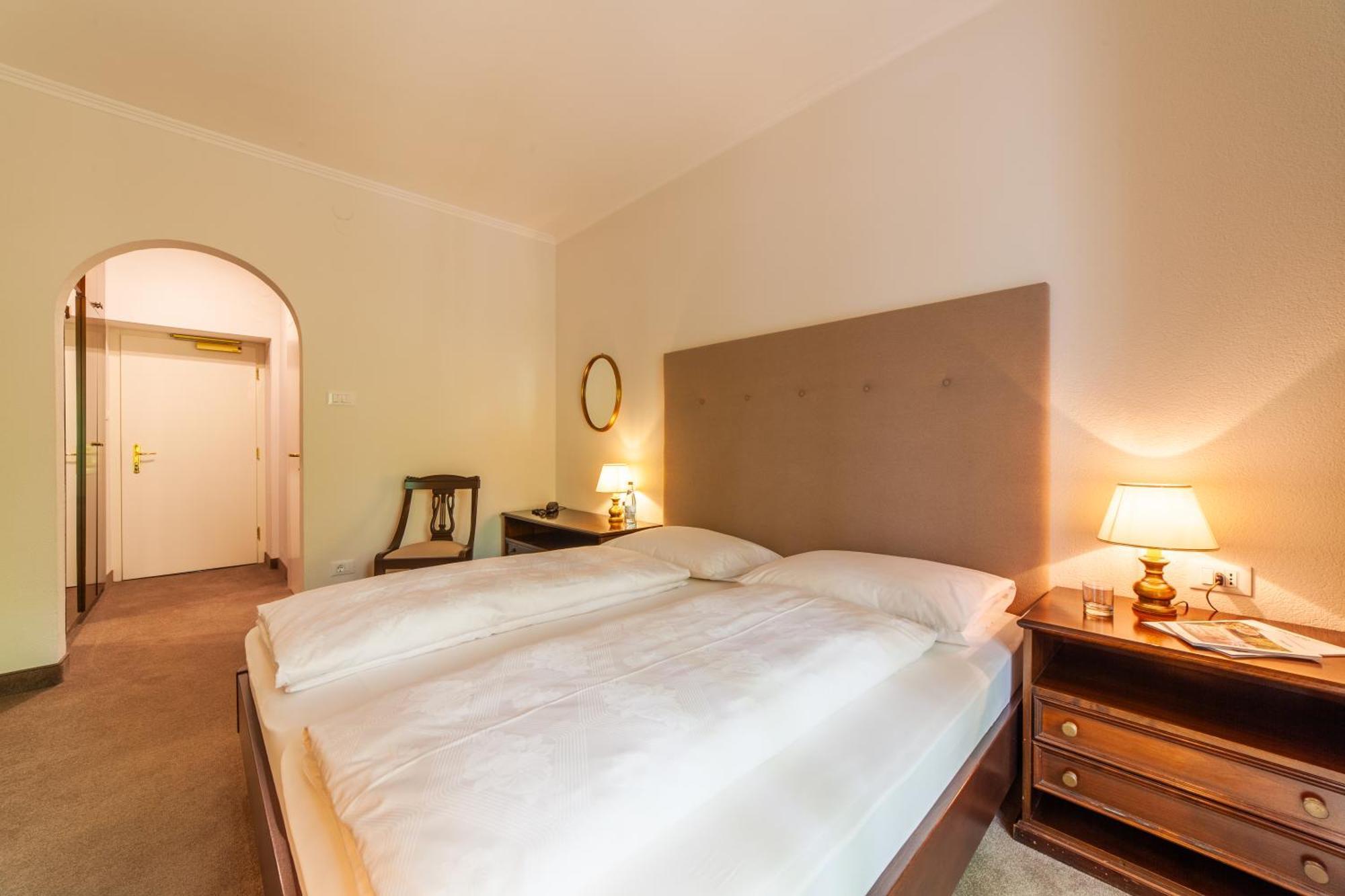 Hotel Isabella Meran Buitenkant foto