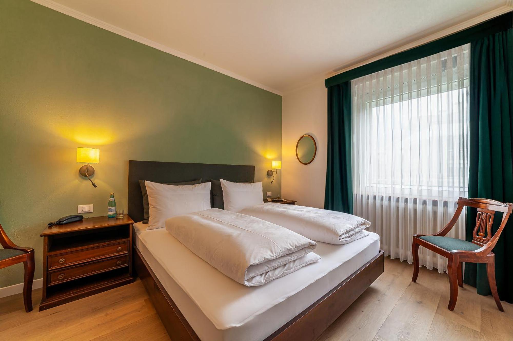 Hotel Isabella Meran Buitenkant foto