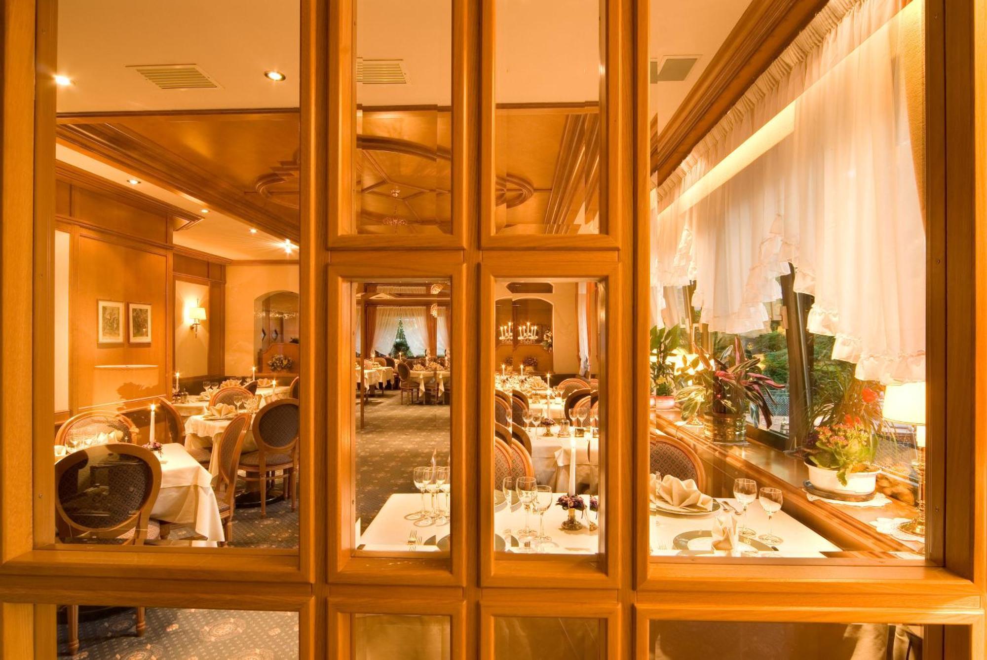 Hotel Isabella Meran Buitenkant foto